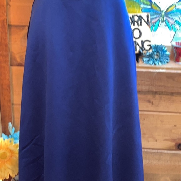 Formal Dress - Absolutely stunning - Picture 3 of 15